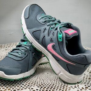 Nike 554900-409 Revolution 2 Athletic Women’s Shoes Size 7M Gray/Turqouise 3281